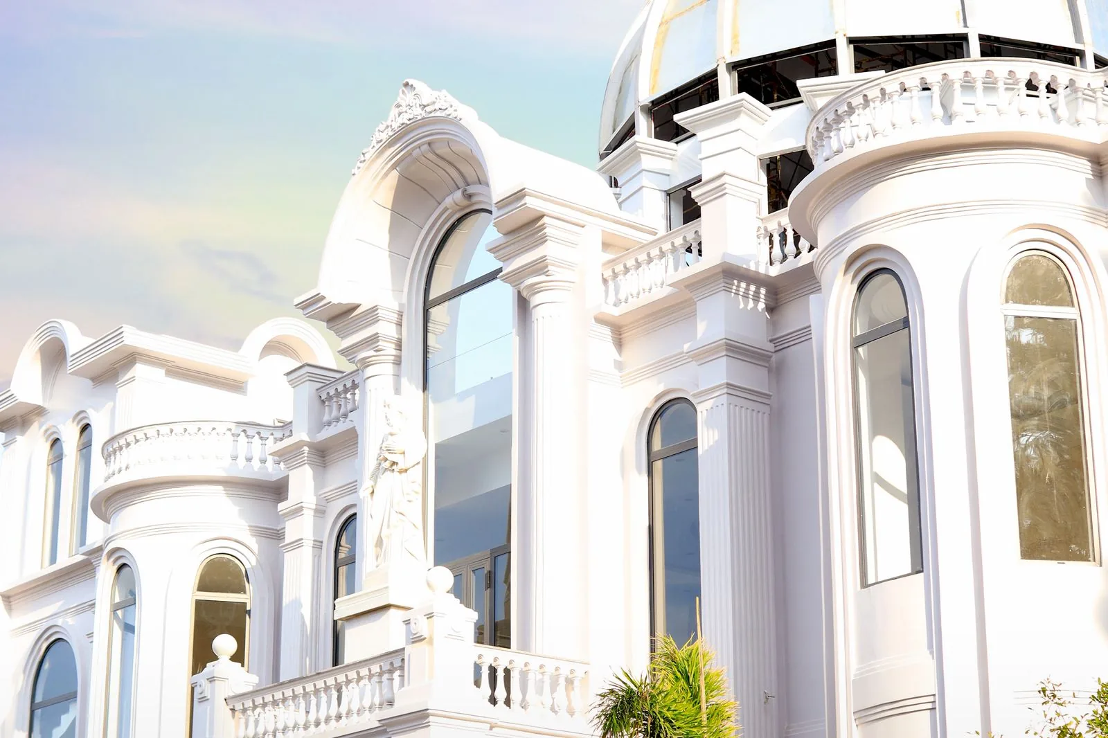Casa moderna representando sites para imóveis